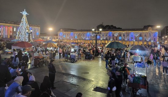 Vyzdobená Bogota - Bolívar Plaza