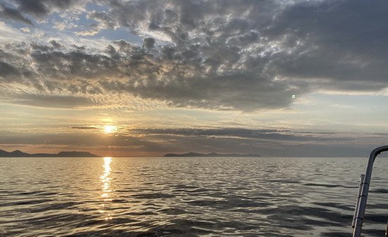 pulnocni slunce nad Andfjordem koncem kvetna, foto Petr Obruba