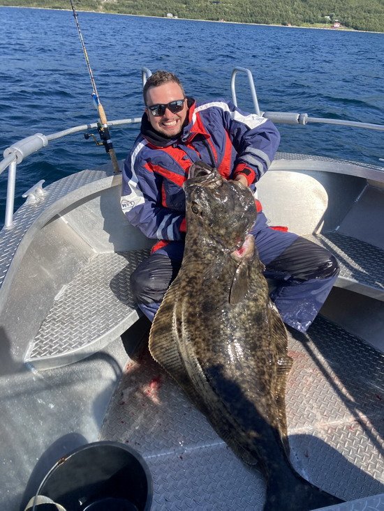 halibut 155 cm, 50 kg, cervenec v kraji Troms