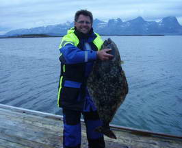 halibut 102 cm, uloveno na privlac, Nordland, cerven